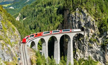 İzmir'den Direkt Aktarmasız Uçakla Bernina Express Keyfi ile İsviçre - Fransa - Liechtenstein - İtalya 